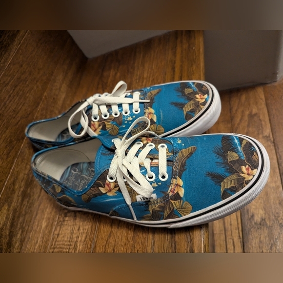 VANS 2015 Triple Crown of Surfing Limited Edition sneaker Men's 10.5-Women's 12 - Picture 6 of 9